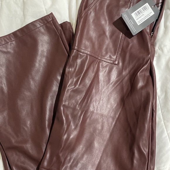 Prettylittlething leather wide leg pants - Picture 3 of 3